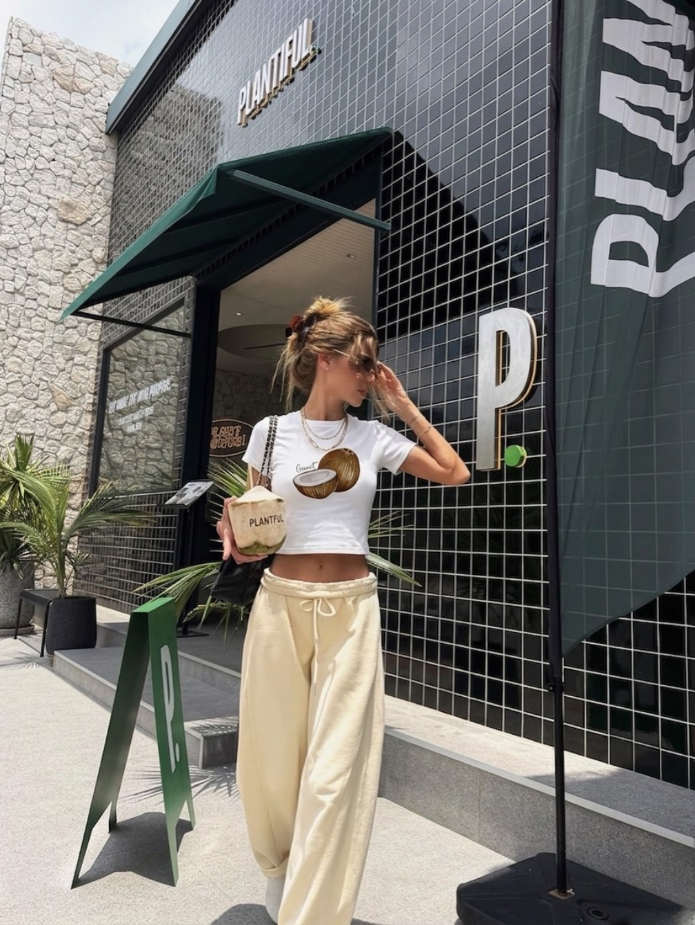 Coconut Graphic Y2K Baby Tee - White Slim Fit Crop Top