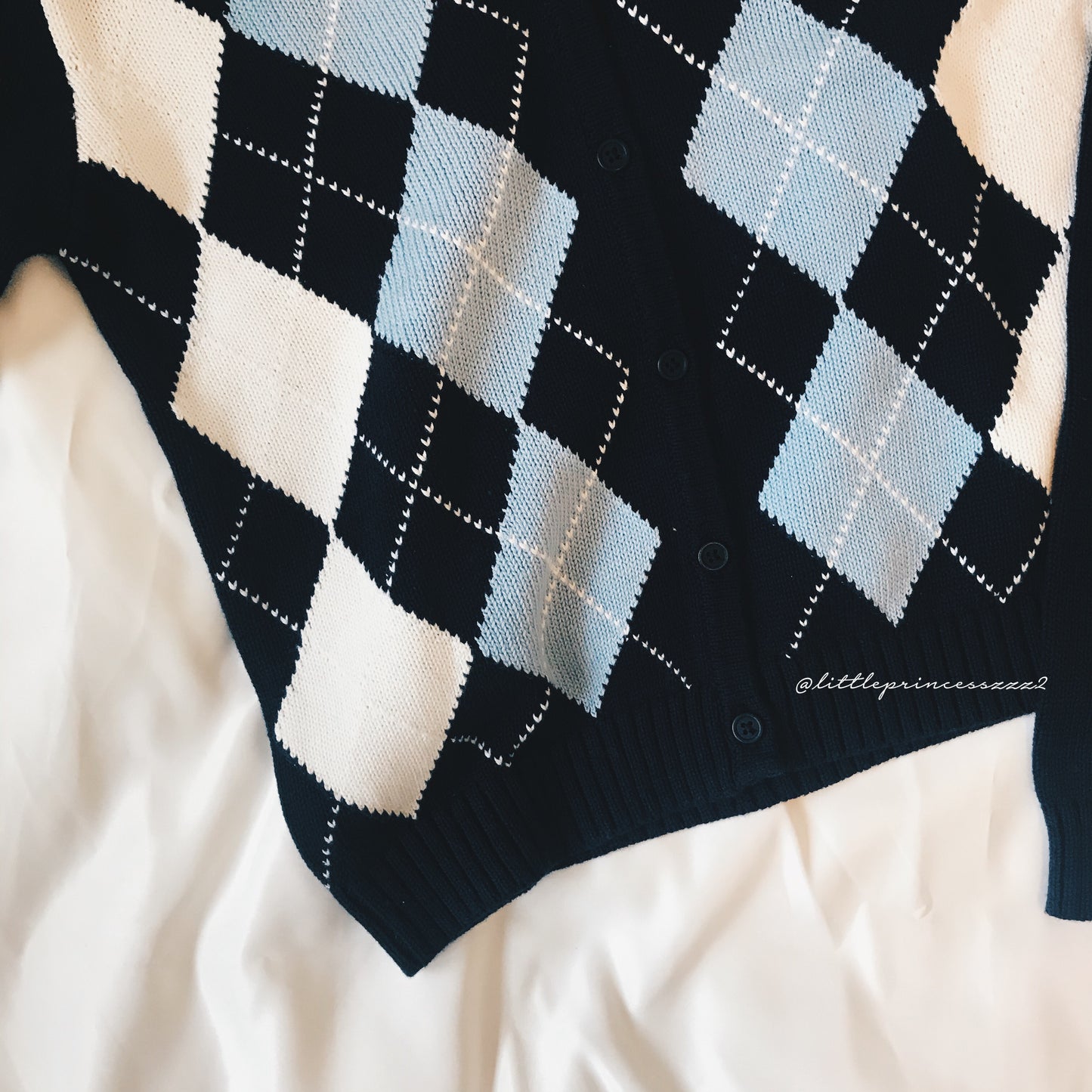 Brandy Melville Elizabeth Sweater